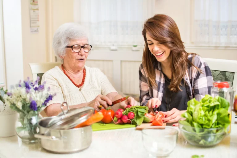 Bringing Senior Care and Extra Joy During the Thanksgiving Season